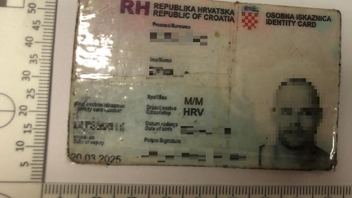 Prezradila ho krádež za pár eur. Policajti zadržali medzinárodne hľadaného muža