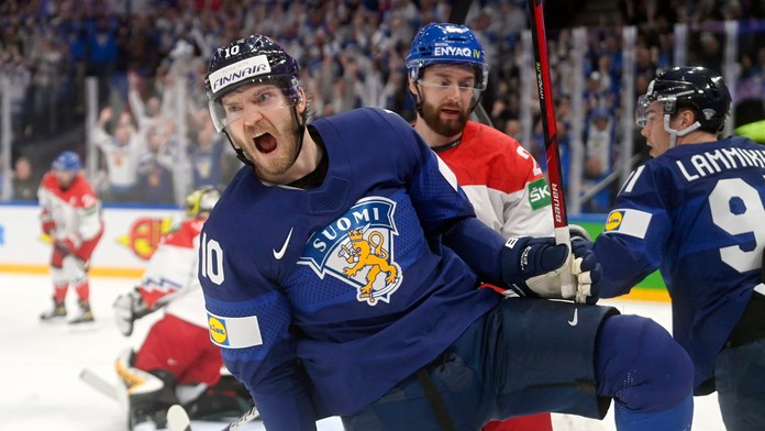 Fíni po výhre nad Českom ovládli skupinu a vo štvrťfinále vyzvú Slovákov