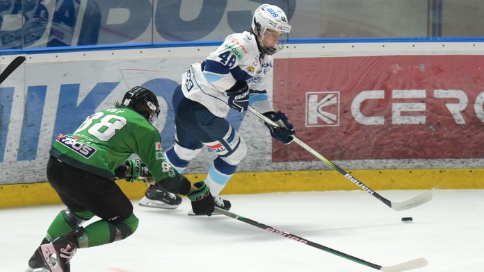 Výkonmi v Nitre púta pozornosť a doťahuje sa na legendy. So štyrmi klubmi NHL už prebehol kontakt (rozhovor)