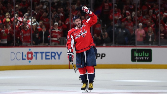 FOTO+VIDEO: Veľký príbeh ruského ostrostrelca. Ovečkin zosadil z trónu najväčšiu hokejovú ikonu