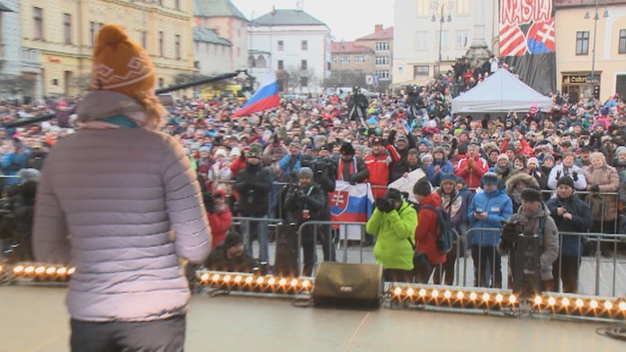 Nasťa už je doma. Takto veľkolepo ju privítali na námestí v Banskej Bystrici.