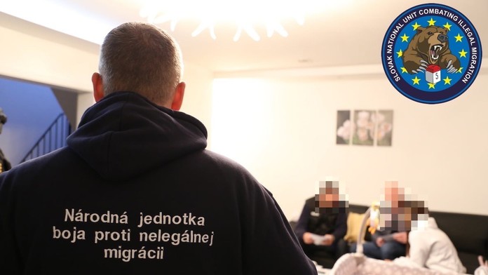 Na Jennifer Lopez kričali aktivisti