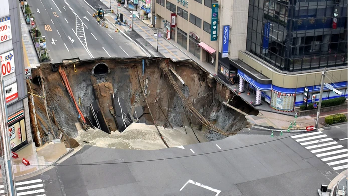 Kráter v meste Fukuoka.