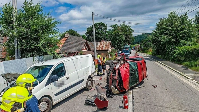 Vážna nehoda na východe Slovenska. Zranili sa štyria ľudia