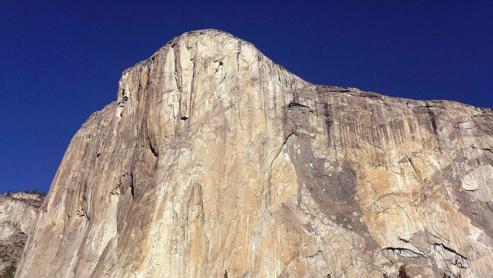 Skalná stena El Capitan v kalifornskom Yosemitskom národnom parku.