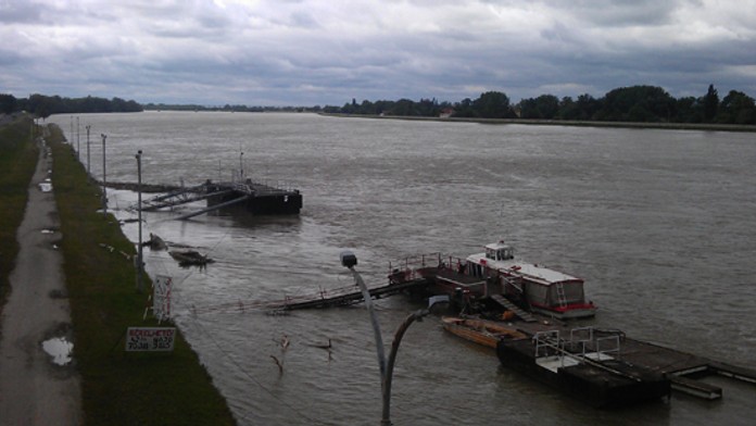 Dunaj v Komárne (6.3. 16.00 h) - 4