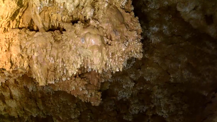 Nádherná jaskyňa pri Nitre. 