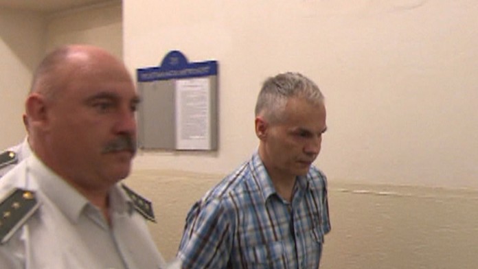 Je to definitívne! Muž, ktorý sa vlámal do domu Milana Kňažka, strávi za mrežami tri roky