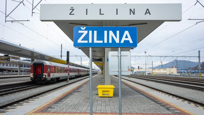 Vlaková doprava v Žiline je stále v mimoriadnom režime. Termín návratu do normálu je v nedohľadne