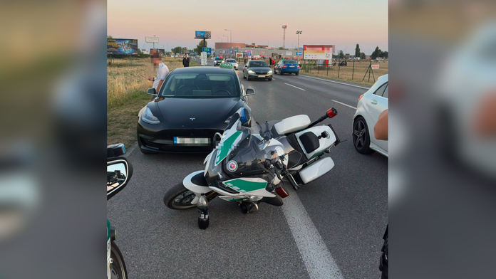 Taxikár pod vplyvom drog vozil ľudí na festival v Bratislave. Nabúral do policajného motocykla