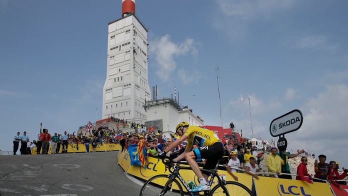 Archívná snímka z roku 2013. Chris Froome mieri do cieľa 15. etapy TdF na Mont Ventoux
