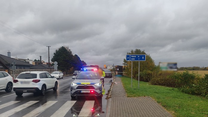 Hrôzostrašné ráno na cestách: Tri dopravné nehody, traja chodci. Žena (†56) zrážku neprežila