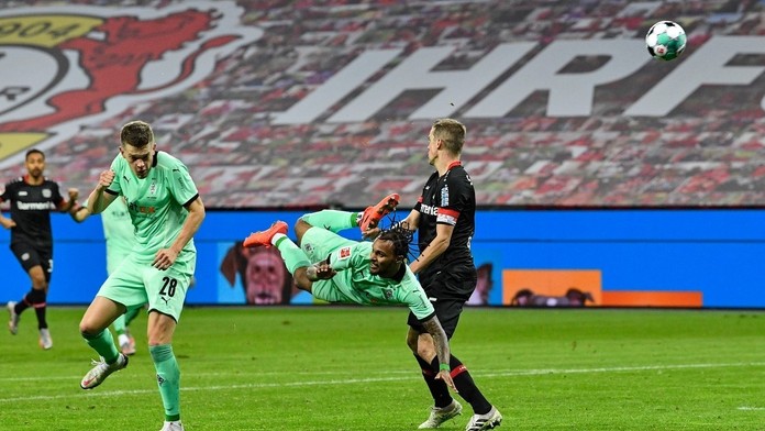 Do nominácie na gól roka sa dostal scorpion kick v podaní Valentina Lazara.