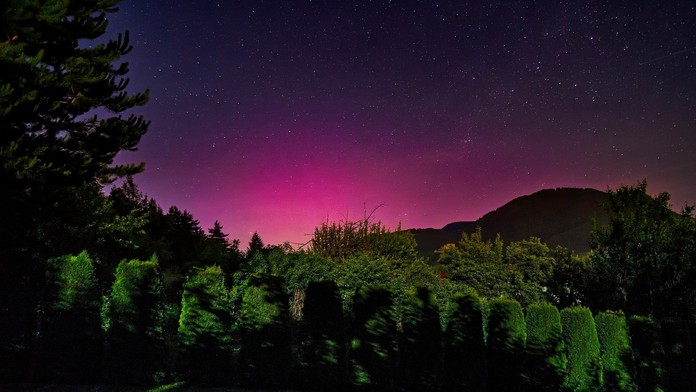 OBRAZOM: Nebeské divadlo plné farieb. Nad Slovenskom sa opäť objavila polárna žiara