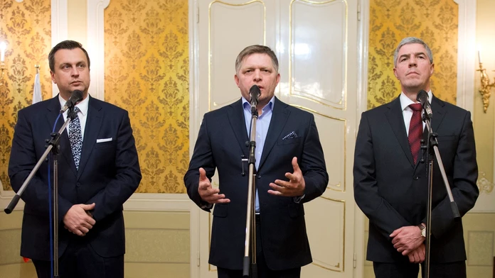 Predseda Smer-SD Robert Fico, predseda SNS Andrej Danko a predseda Most-Híd Béla Bugár