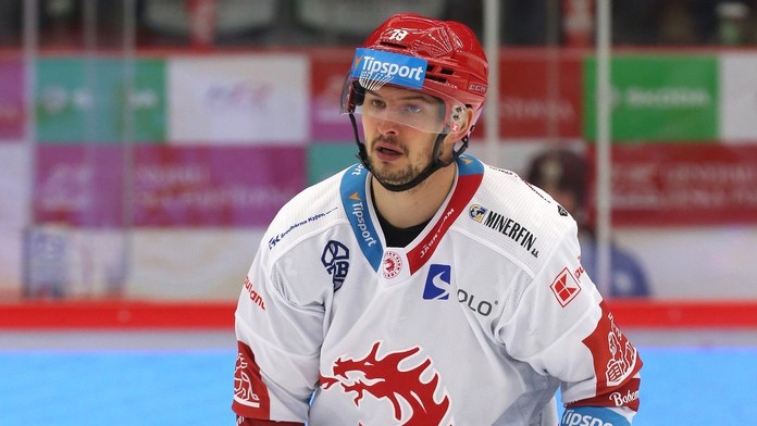 VIDEO: Úder do hlavy ho vyšiel draho. Hudáček spoznal trest za faul na Sedláka