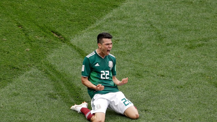 Hirving Lozano  sa teší po strelení gólu proti Nemecku.