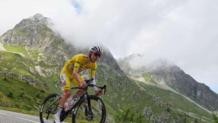 Ďalšie komplikácie na Tour de France. Dôležitú piatkovú etapu museli organizátori skrátiť