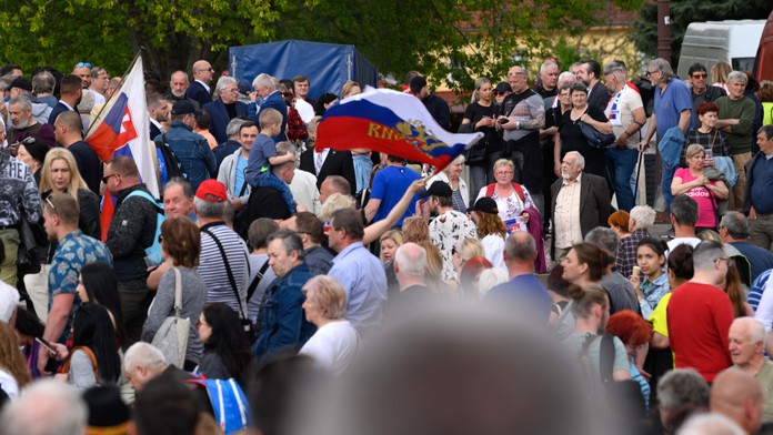 Na akciu Smeru do Nitry prišli stovky ľudí, na záver zasahoval antikonfliktný tím