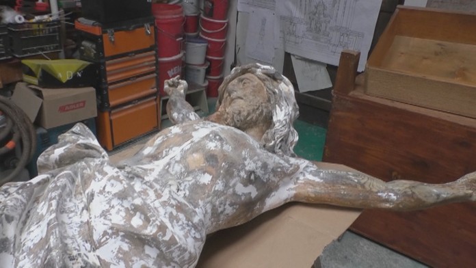 Socha Ježiša Krista z prievidzského cintorína.