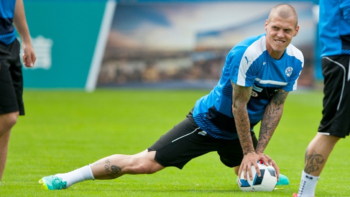 Kapitán Martin Škrtel v tréningovom centre reprezentácie na ME.