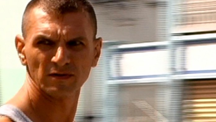 Mellovi už pripisujú štyri vraždy. Polícia postupuje tak, že sama môže zmariť vyšetrovanie