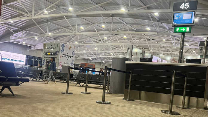 Letisková hala v cyperskej Larnake.