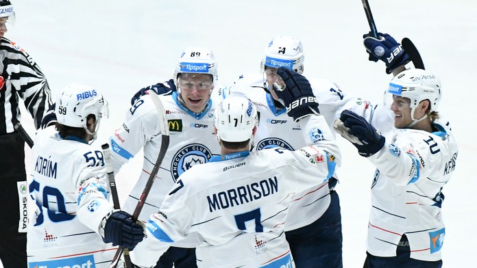 Fíni do 20 rokov oslavujú triumf na MS nad USA.