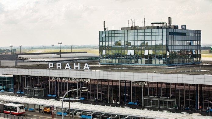 Poplach na pražskom letisku. Lietadlo sa muselo vrátiť hneď po tom, ako vzlietlo