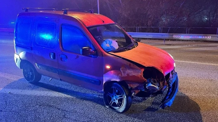 Policajt v Trnave chcel v čase voľna pomôcť pri havárii. Člen posádky ho brutálne napadol