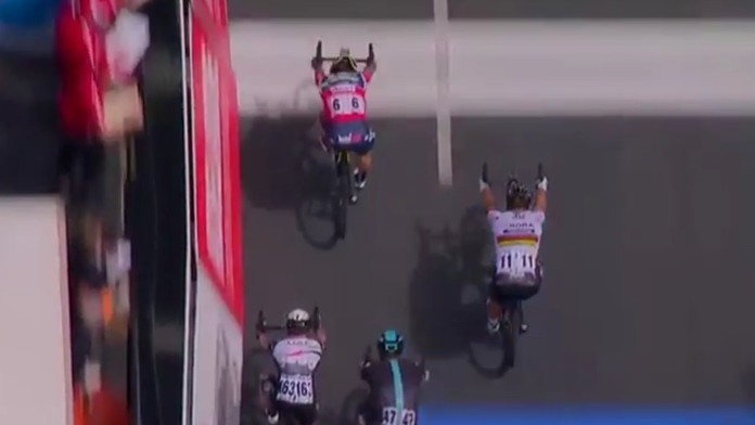 Záverečný špurt v poslednej etape TDU.