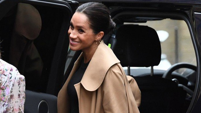 Karl Lagerfeld prichádza na druhý ročník udeľovania cien obchodného časopisu o módnom priemysle Women's Wear Daily v New Yorku v