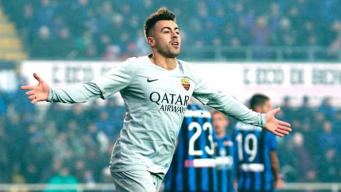 Stephan El Shaarawy z AS Rím oslavuje gól na pôde Atalanty.