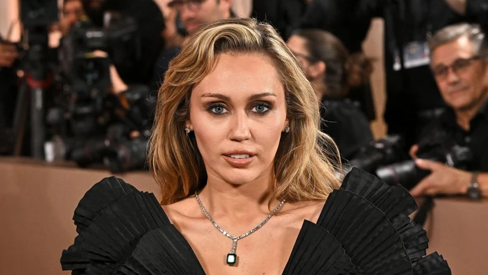Miley Cyrus má problém. Veľká spevácka ikona ju obvinila z plagiátorstva