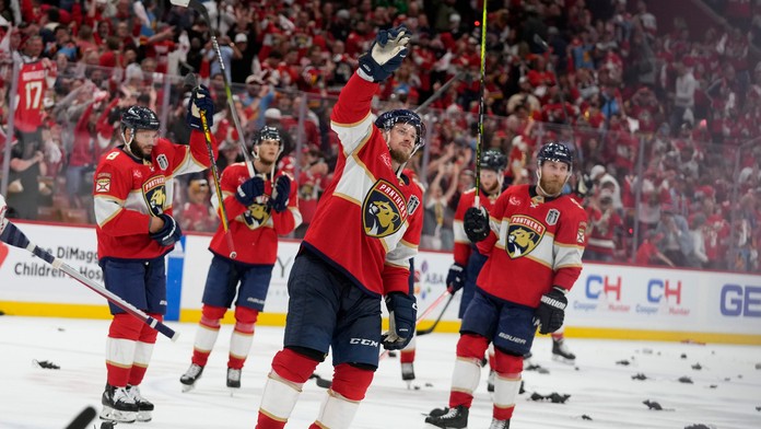 VIDEO: Bič plieskal na konci. Florida rozhodla v poslednej tretine a vo finálovej sérii vedie 2:0