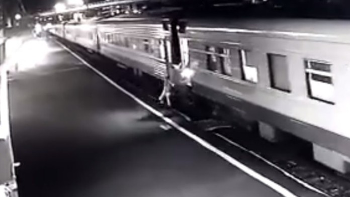 Zľava Ryan O'Reilly, Brayden Schenn, David Perron, Alex Pietrangelo a Jaden Schwartz zo St. Louis oslavujú gól proti Edmontonu.