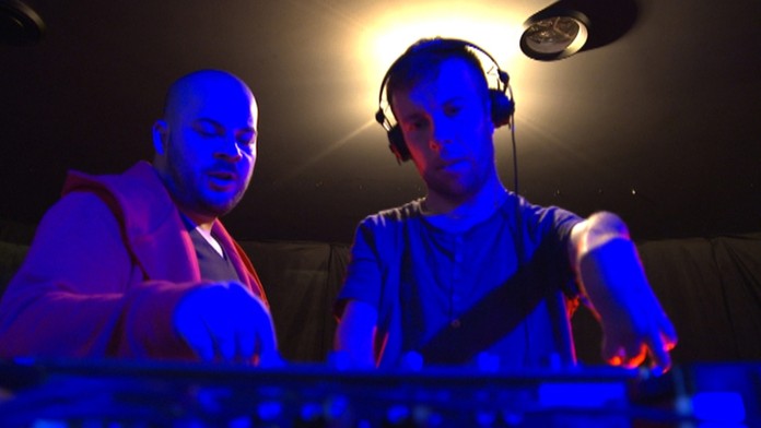 Paralympijský lyžiar a úspešný DJ Martin France.