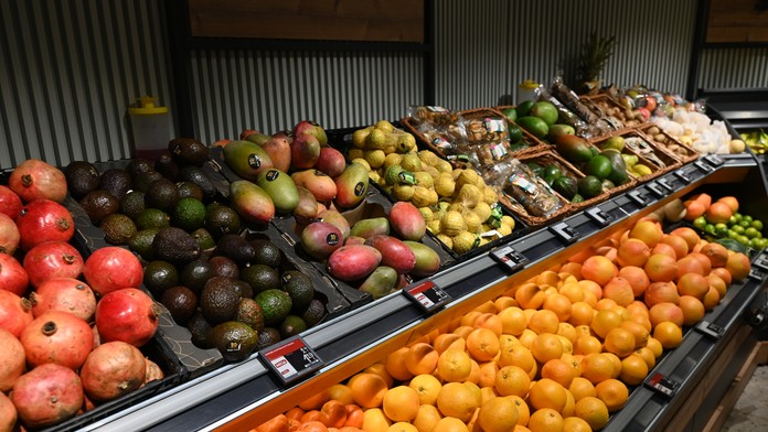 Niektoré obľúbené potraviny obsahujú prekvapivo veľa pesticídov. Vedci zverejnili rebríček