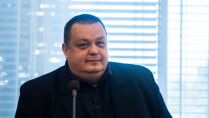 Na snímke hlavný hygienik Ján Mikas.