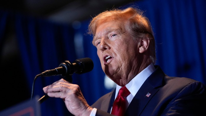 Trump zvíťazil v republikánskych primárkach v Južnej Karolíne. Súperku porazil v jej domovskom štáte