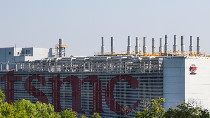 Polovodičov začína byť vo svete prebytok, firmy si vytvorili zásoby a zrejme budú rušiť nové objednávky