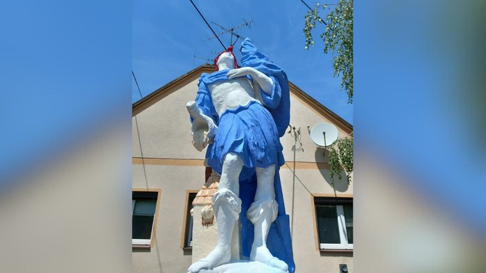 Niekto svojvoľne premaľoval sochu svätého Floriána 