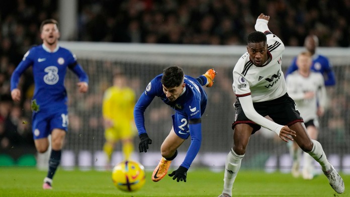Londýn modrý nebude, Chelsea nestačila na Fulham. Felix sa pri debute vykartoval