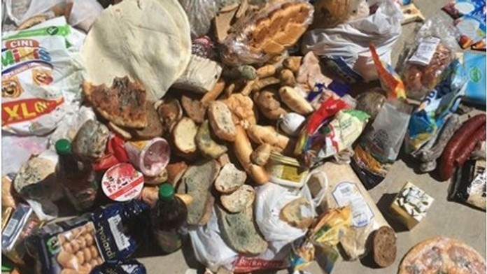 Toto všetko ľudia vyhodili do koša.