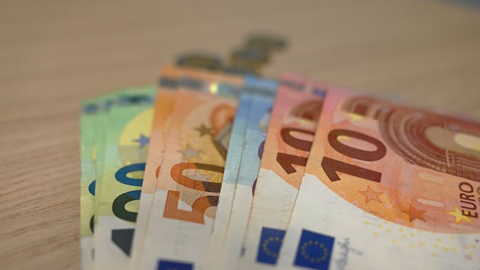 Od januára čaká mnohých Slovákov príjemná zmena. V peňaženke im zostane viac