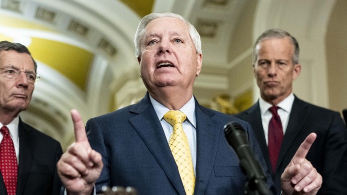 Americký senátor vyzval Slovensko, aby prestalo nakupovať ropu od Ruska. Varoval pred dôsledkami