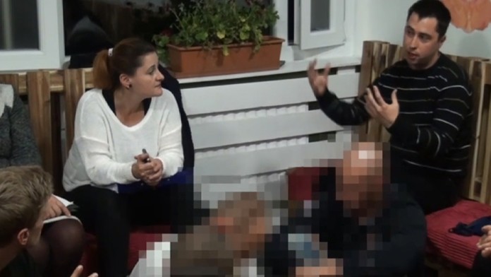 Záznam zo stretnutia Blahovej a klientmi Čistého dňa. Takto sa do nej pustili