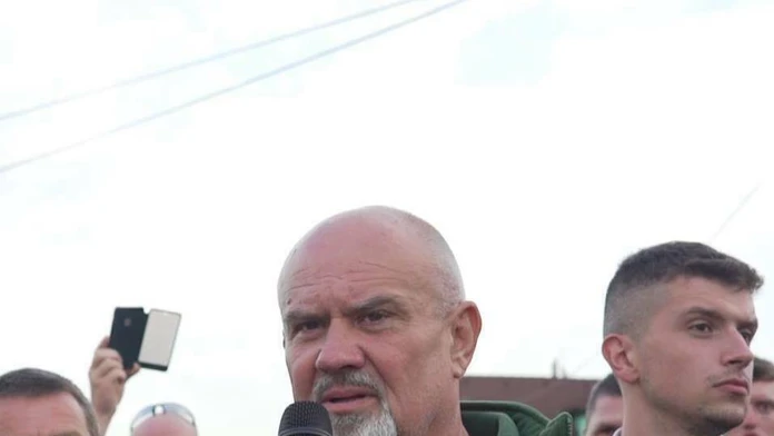 Na Domaši začali odstraňovať nelegálne stavby.