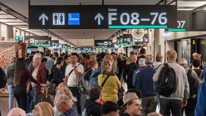 Škandál na letisku Schwechat: Mladá žena niesla v kufri kontraband, ktorý zaskočil personál