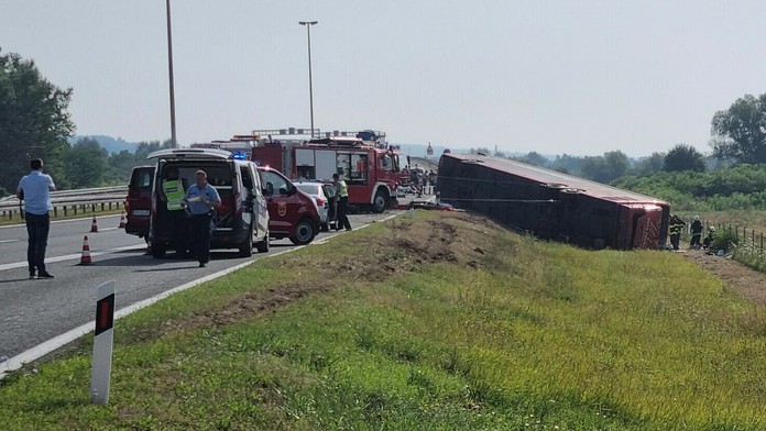 Havarovaný autobus v Chorvátsku.